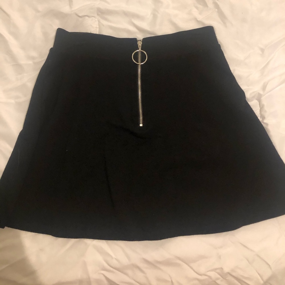 Black zip skirt